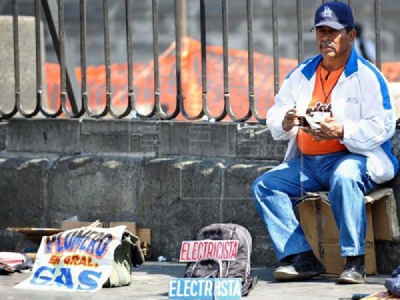 Cierra 2021 con 2.1 millones de desempleados, reporta el Inegi