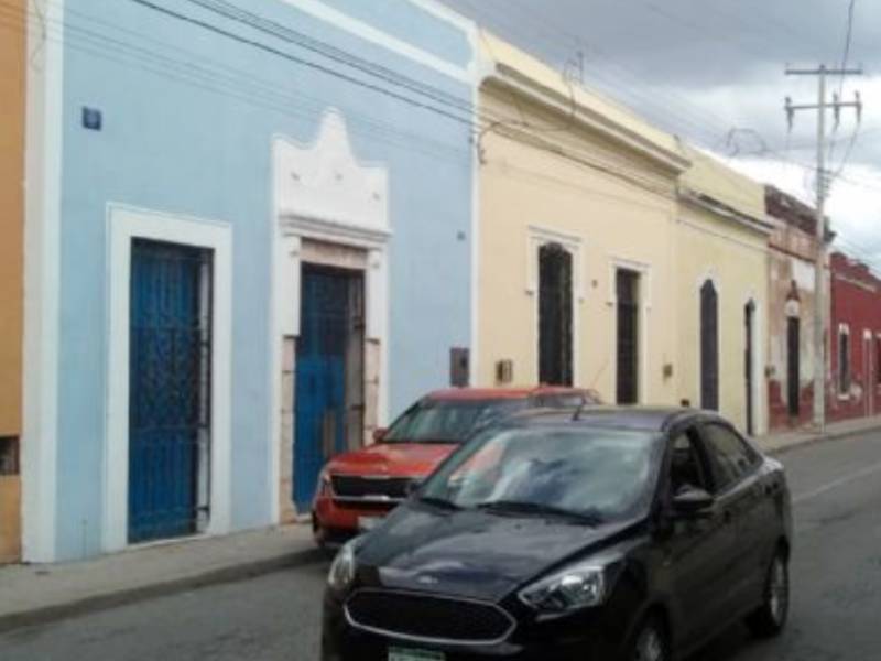 Persona recibe una descarga eléctrica, cae de una altura aproximada de 5 metros