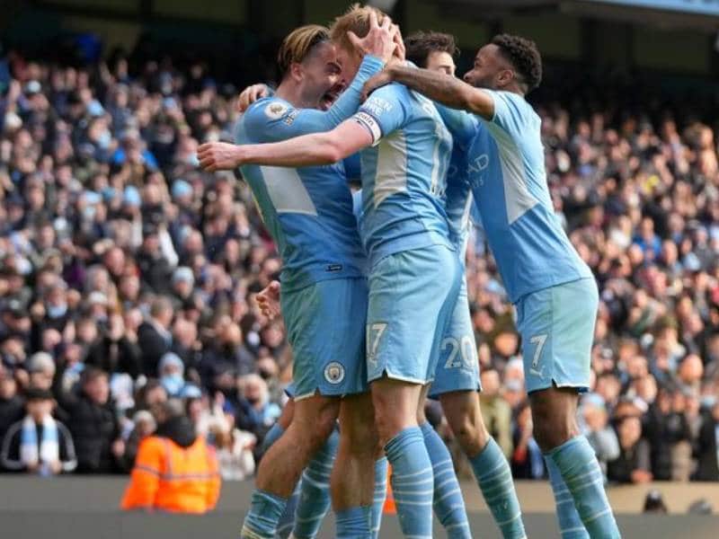 Manchester City se adueña del liderato de la Premier