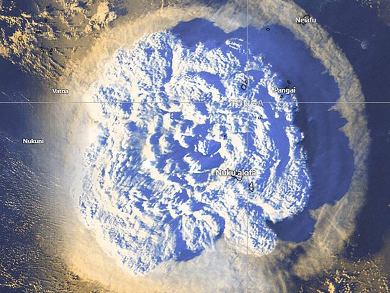 Dos mexicanos atrapados en Tonga tras erupción volcánica