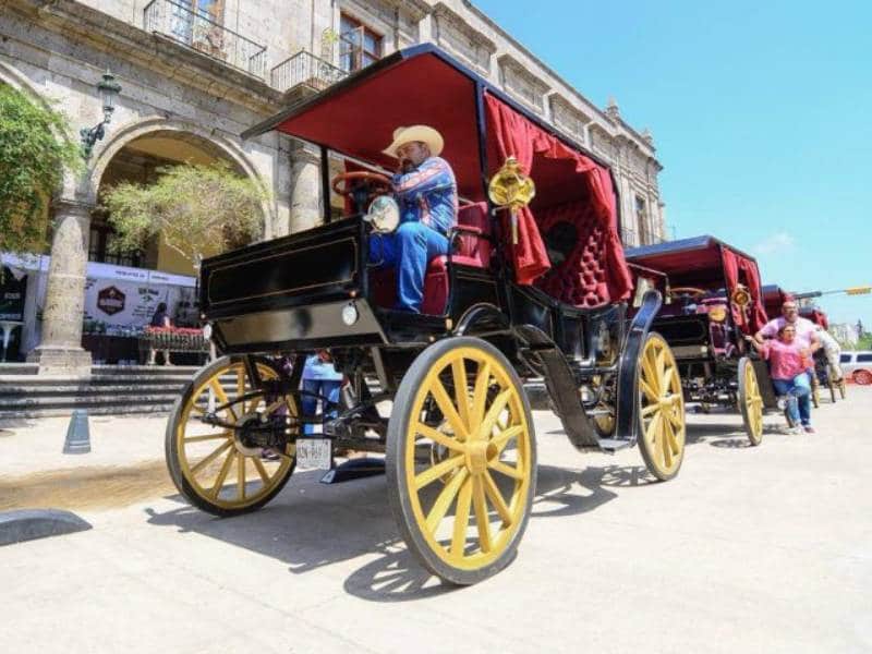 Caballos por motores