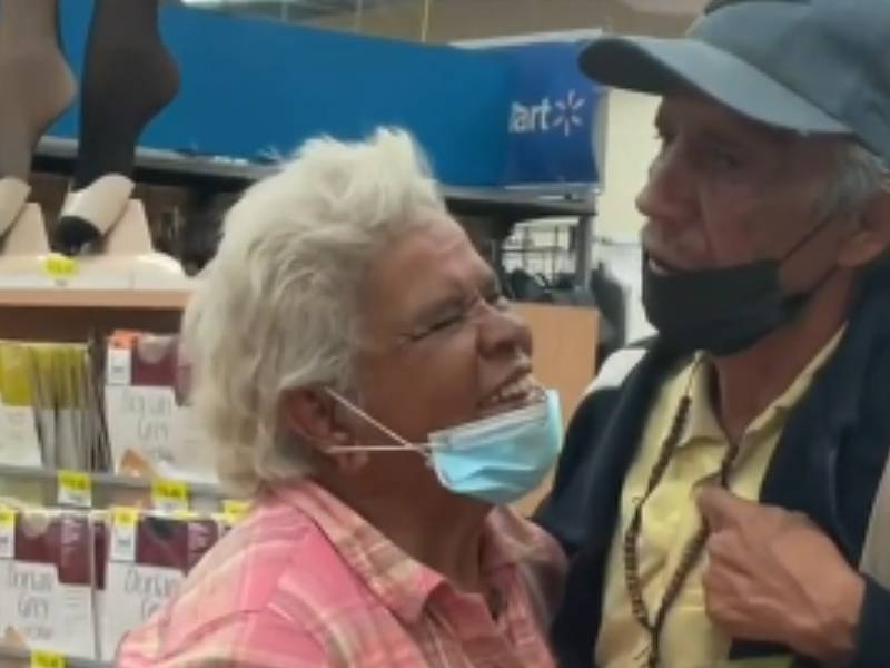 Pareja despensa tiktoker