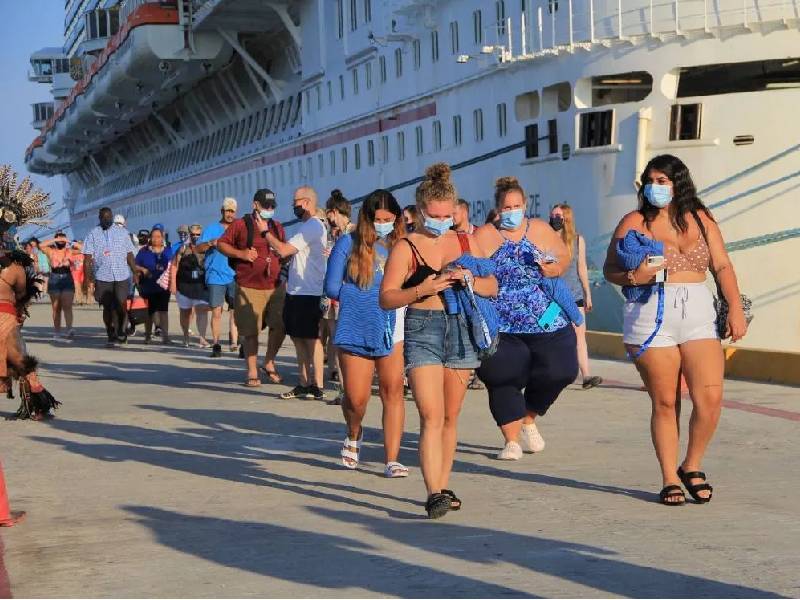 Arriban más de 10 mil visitantes de cruceros