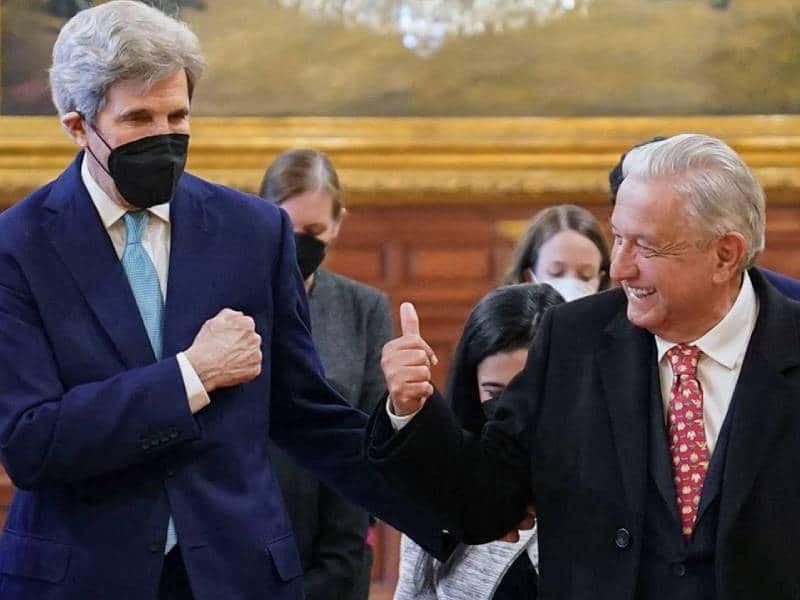 ohn Kerry AMLO