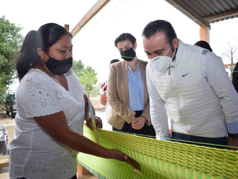 "Sin Fronteras": Productos de Umán