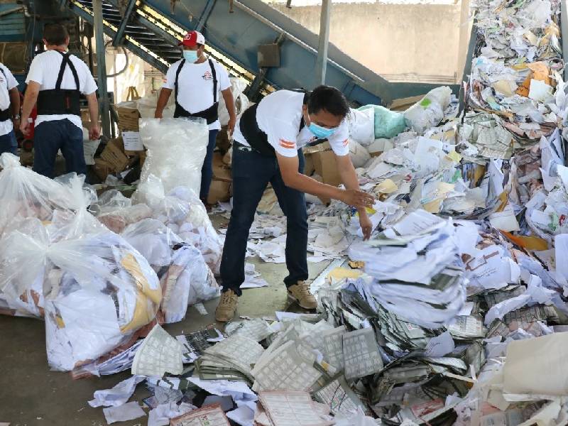 Destruyen documentos electorales