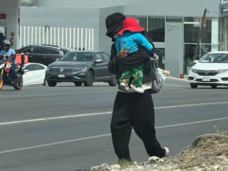 Denuncian, pide dinero