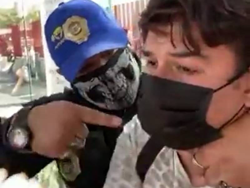 Policía par de sordos