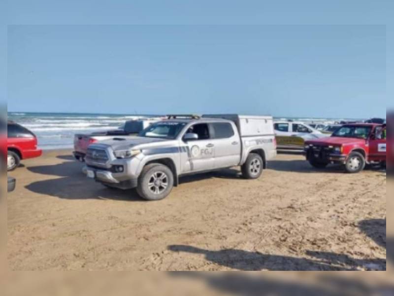 Conductor atropella a vacacionista enterrado en playa