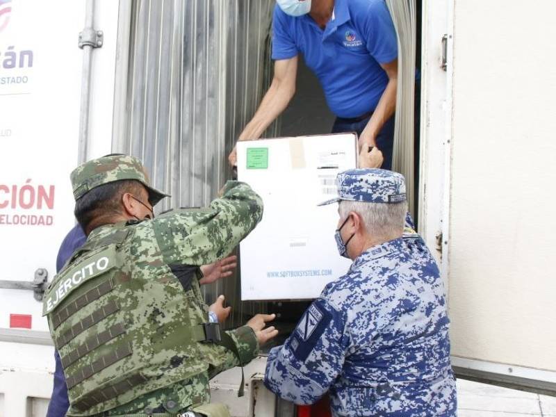 Arriban vacunas para población adolescente