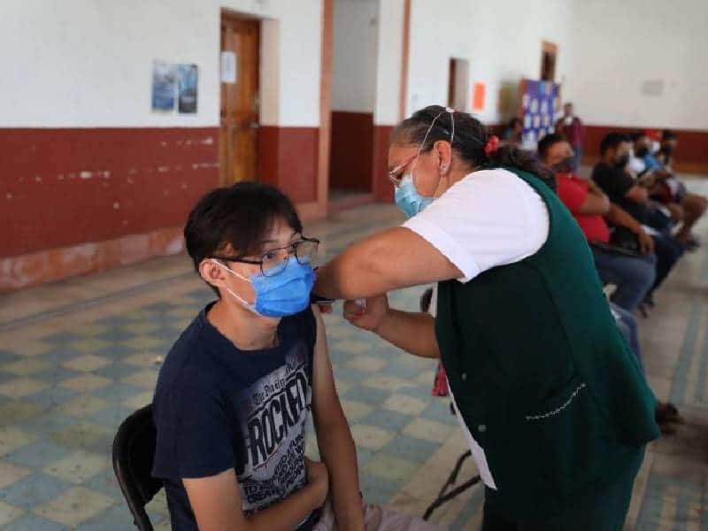 Nueva etapa de vacunación para adolescentes de 12 a 14 años