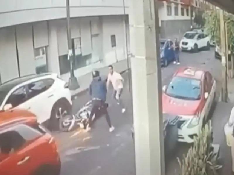 hombre derriba ladrón