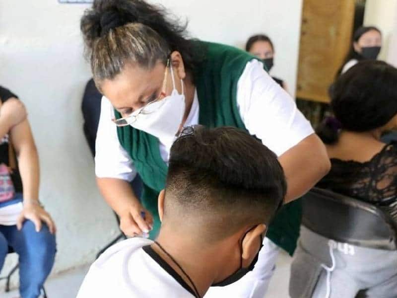 Protegen a adolescentes en contra del coronavirus