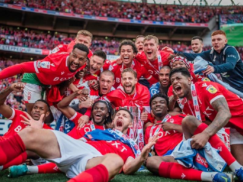¡El histórico ha vuelto! Nottingham Forest regresa a la Premier League