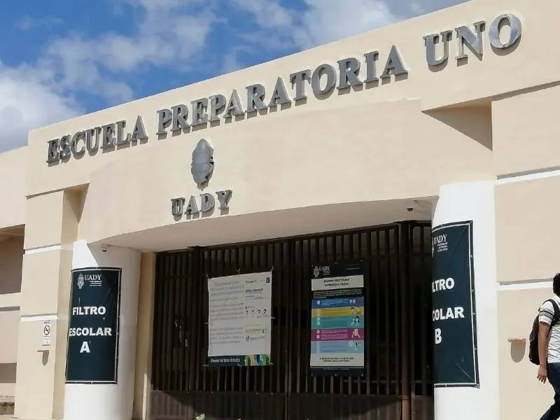 Incorpora UADY a 2 escuelas al bachillerato