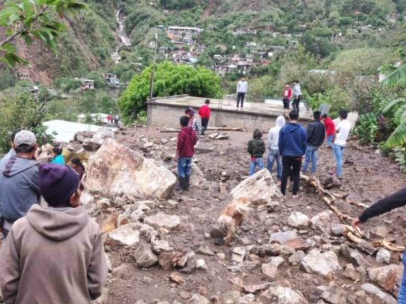 Van 11 muertos y 33 desaparecidos por el paso de Agatha en Oaxaca: Murat