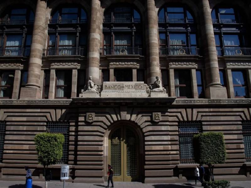 Banxico recorta pronóstico de crecimiento a 2.22% en 2022