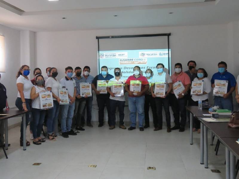 Capacitan a autoridades escolares para promover hábitos alimenticios