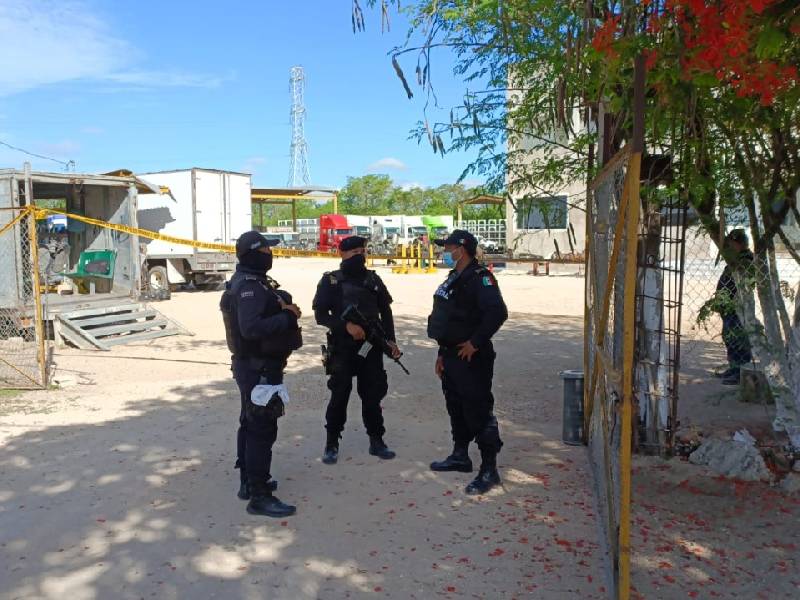 Recuperan cinco tráileres robados en un deshuesadero