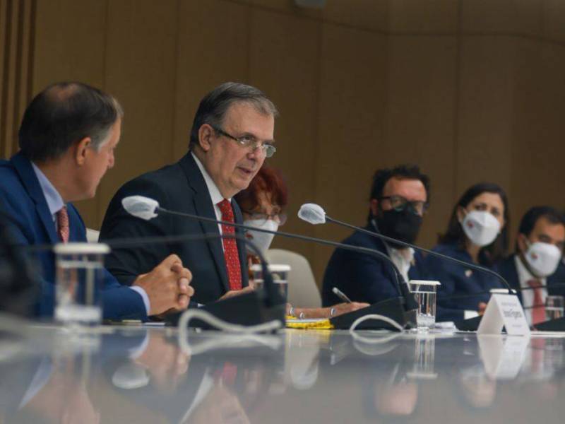 Anuncia Ebrard inversiones millonarias en México de empresas Coreanas