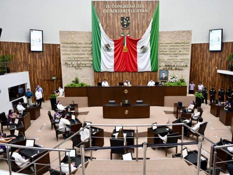 Aprueban reforma a la ley del ISSTEY