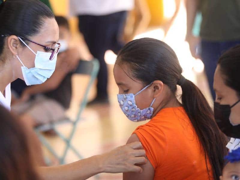 Inicia jornada de vacunación contra el Covid-19 a infantes