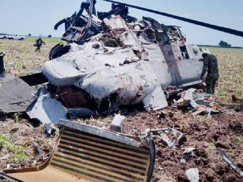 Mueren 14 marinos tras derribarse helicóptero