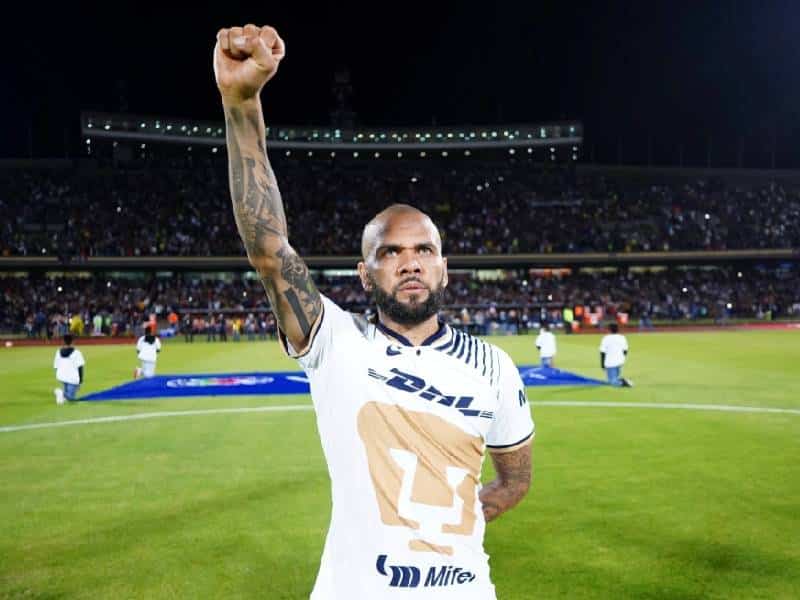 Con debut de Dani Alves, Pumas empata 1-1 contra Mazatlán