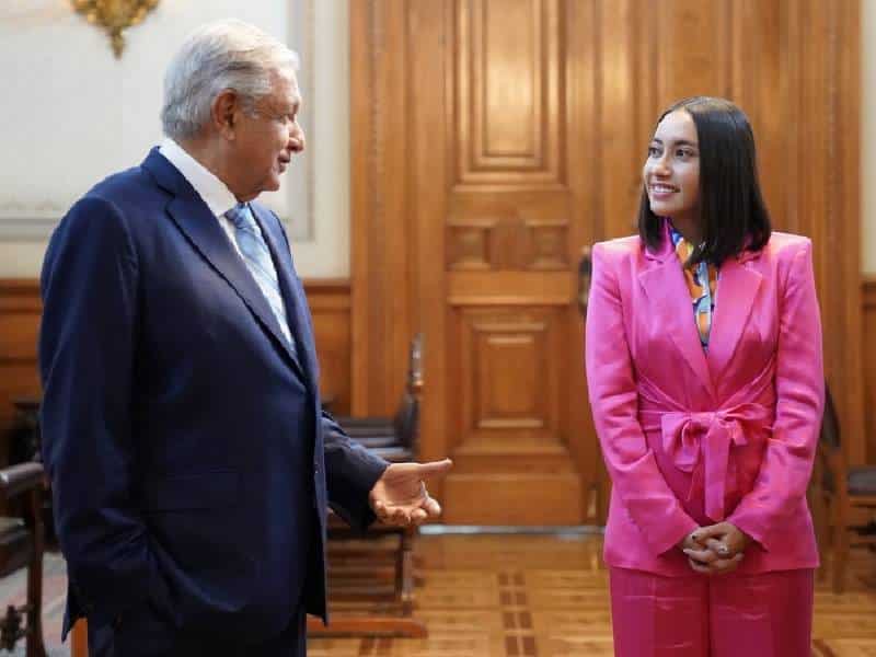 Se reúne AMLO con Katya Echazarreta