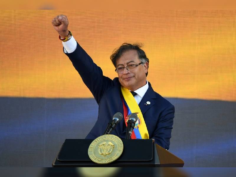 Petro arranca gobierno cobrándole a los más ricos