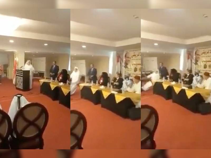 ¡Imágenes fuertes!: Muere embajador árabe en pleno discurso