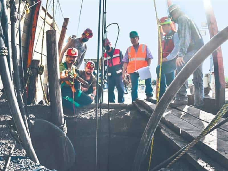 ¿Quién es el dueño de la mina El Pinabete donde están atrapados los mineros?