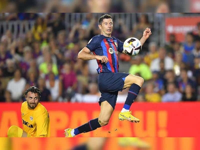 Asaltan a Robert Lewandowski al llegar al entrenamiento del Barcelona