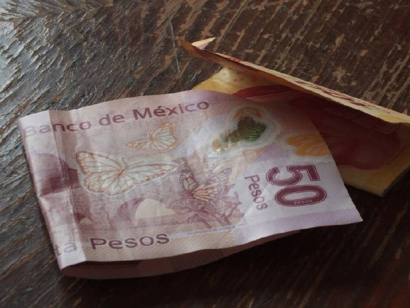 Aumenta uso de efectivo en compañías para hacer gastos