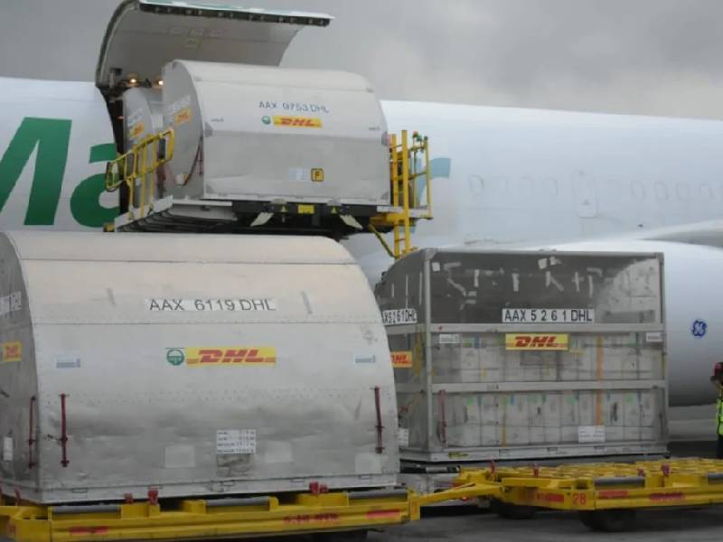 Llegan más de un millón de vacunas pediátricas a México