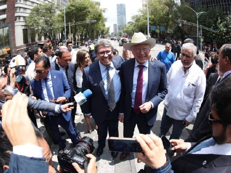 Embajador de EU vive su primer temblor