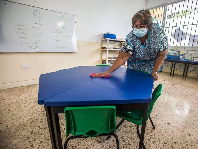 Escuelas sufren estragos por temporada de lluvias