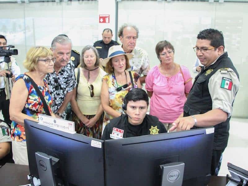 Regularizan a extranjeros que residen en la entidad