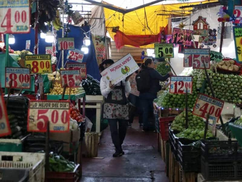 Repunta inflación a 8.70% en agosto, la más alta en 22 años