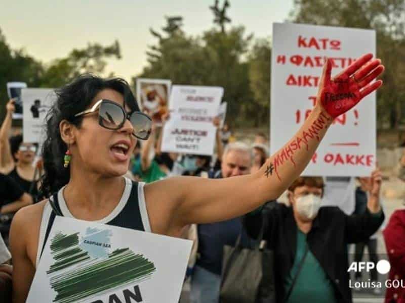 Protestas en Irán entran en su cuarta semana en medio de enfrentamientos