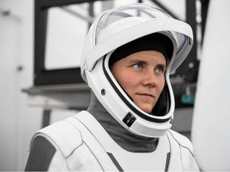 Astronauta rusa transportada por SpaceX arribó a la Estación Espacial Internacional