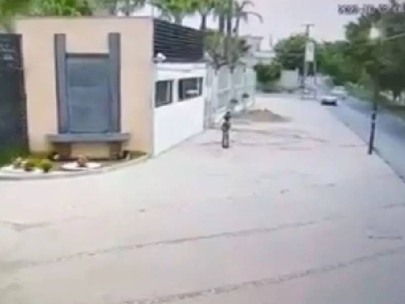 VIDEO: Taxista fallece tras ser impactado por auto particular
