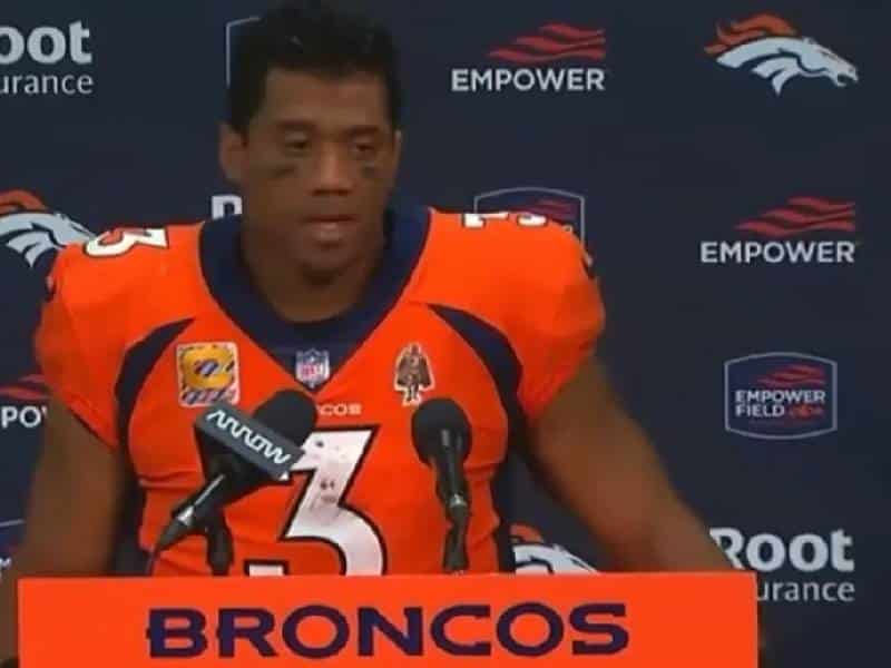 Afición de los Broncos crítica a Russell Wilson tras su derrota contra los Colts