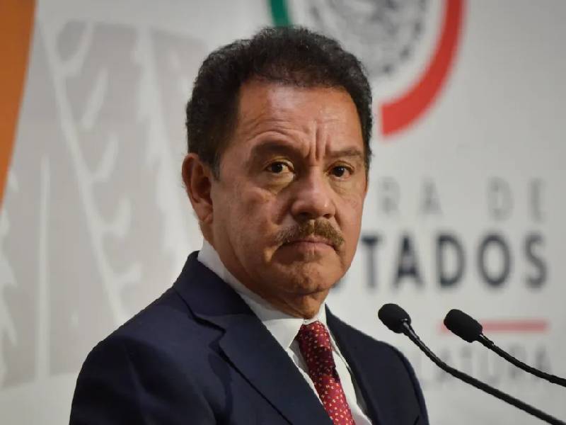 Llama Mier a congresos estatales a aprobar reforma que amplía hasta 2028 presencia militar en calles