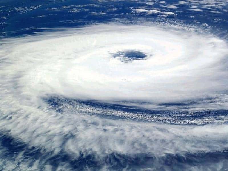 Roslyn se intensifica rápidamente; ya es categoría 4