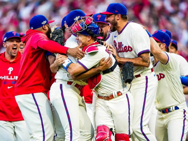 MLB: Los Filis vencen a Padres y se adelantan 2-1 en playoffs de la Liga Nacional