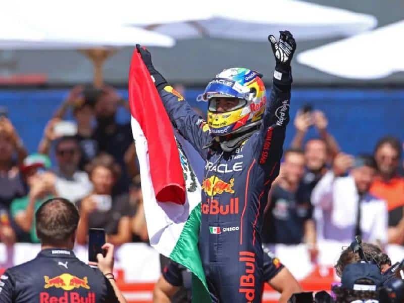 Red Bull y Checo Pérez emocionan al público jalisciense con el Show Run 2022 en las calles de Guadalajara
