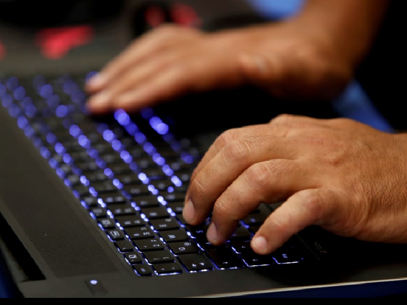 A finales de la semana pasada se hizo público el robo de información a la Sedena de casi seis terabytes, por parte del colectivo de hackers Guacamaya, que equivalen a millones de documentos y corres electrónicos, algunos de ellos clasificados como confidenciales.