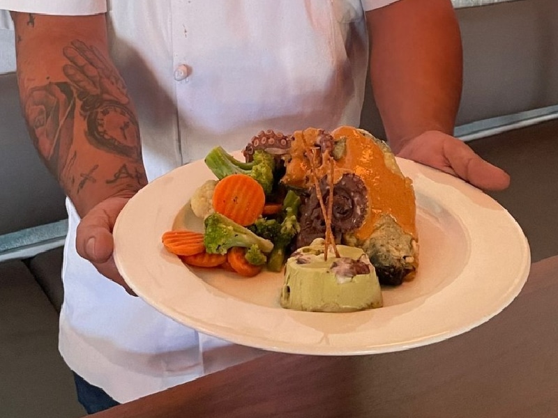 Muestra gastronómica, artesanales y artísticas en el Festival del Pulpo en Río Lagartos