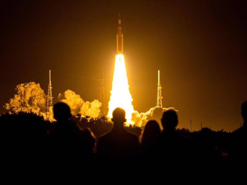  La NASA lanza con éxito megacohete a la Luna del programa Artemis
